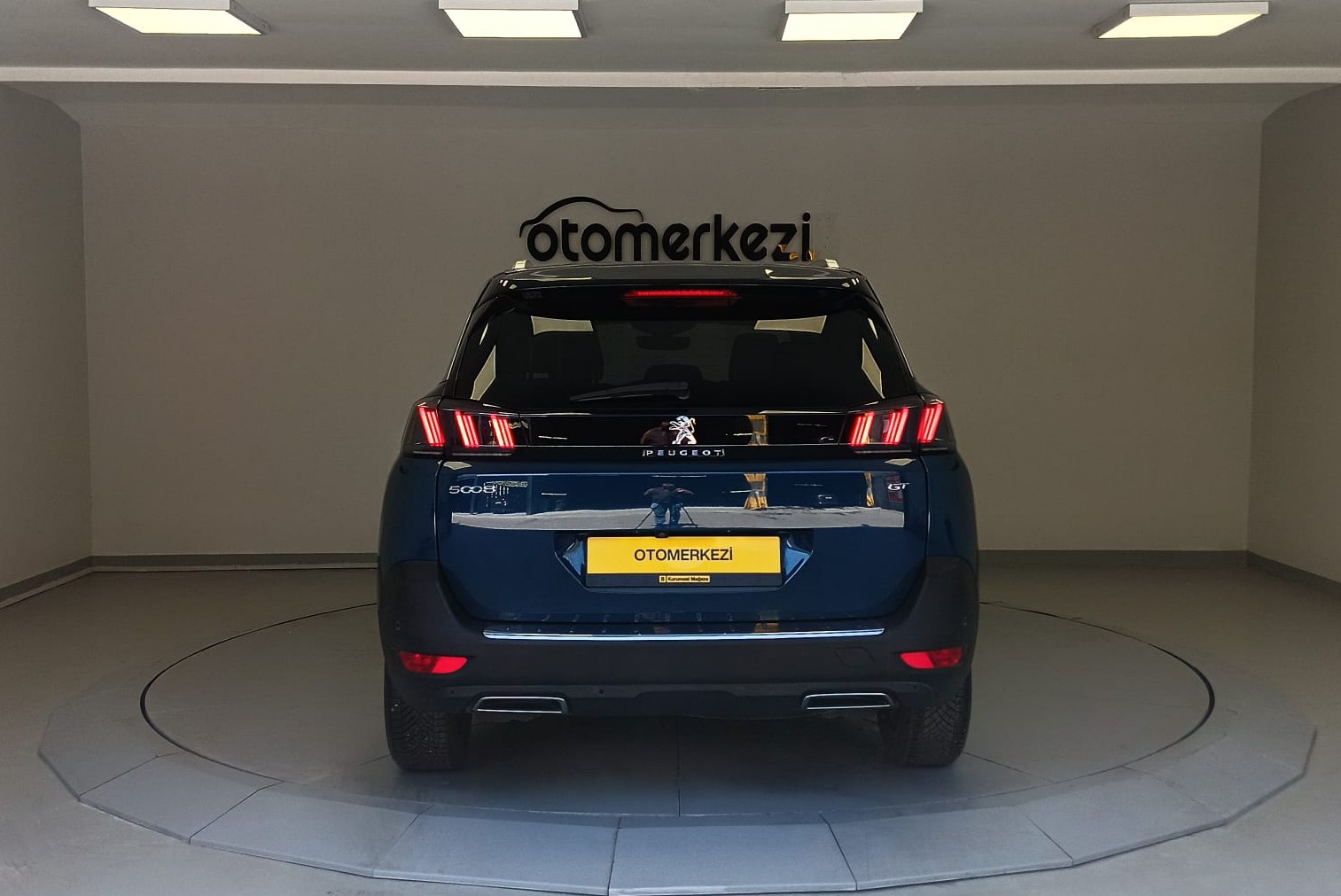 PEUGEOT 5008 11